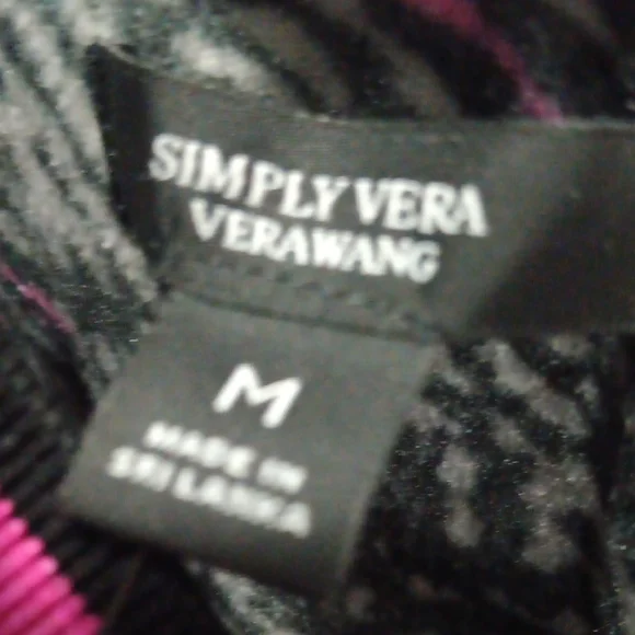 Simply Vera Vera Wang Black and Pink Patterned Top - Picture 3 of 4